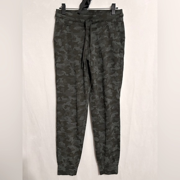 Lululemon Ready to Rulu Jogger Camo Dark Olive Size 8 - Picture 1 of 7